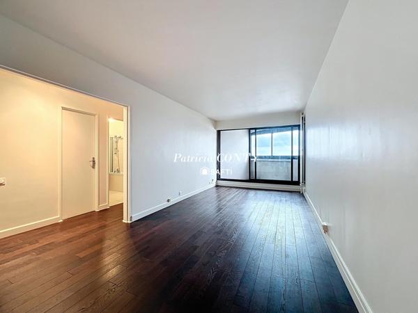 Studio lumineux avec vue sur le lac de Créteil