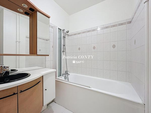 Studio lumineux avec vue sur le lac de Créteil