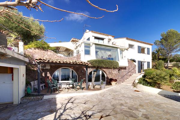 SAINT-AYGULF - Maison piscine vue mer 6 chambres garage