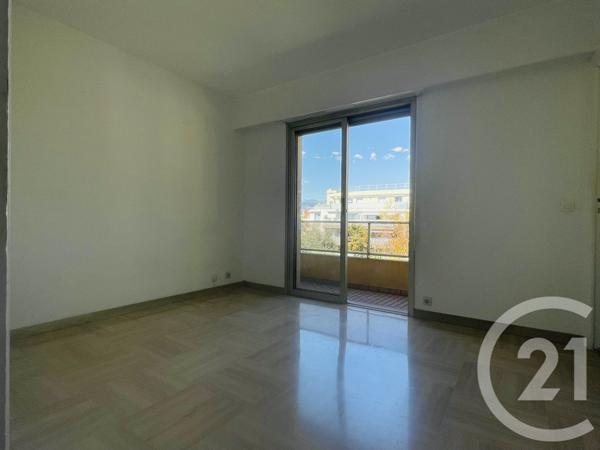 Appartement F1 à vendre  1 pièce - 22,25 m2 ST LAURENT DU VAR - 06
