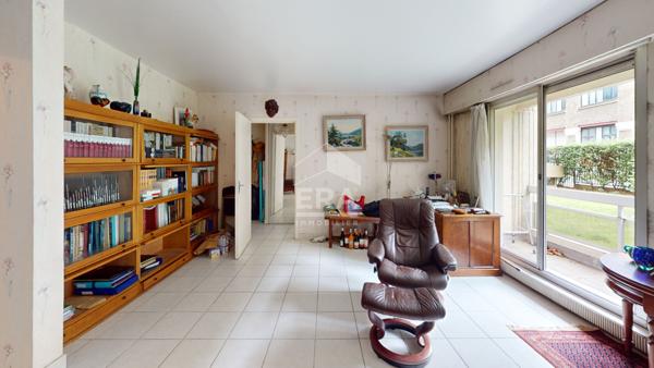 Paris 19ème  Rez-de-jardin  2/ 3 pièces  de  54 m2