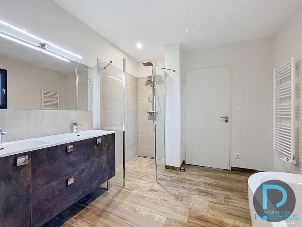 Villa contemporaine 2018 – Bien rare à Châtillon-sur-Chalaronne