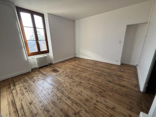 Immeuble à vendre |  Éguzon-Chantôme |  535 m²