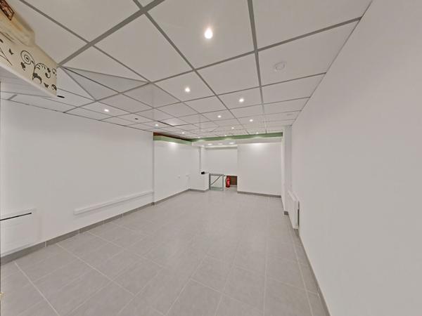 A LOUER - LOCAL COMMERCIAL CENTRE VILLE