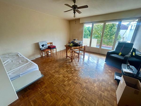 Appartement Poissy Studio €149 000 ** - Référence 8873