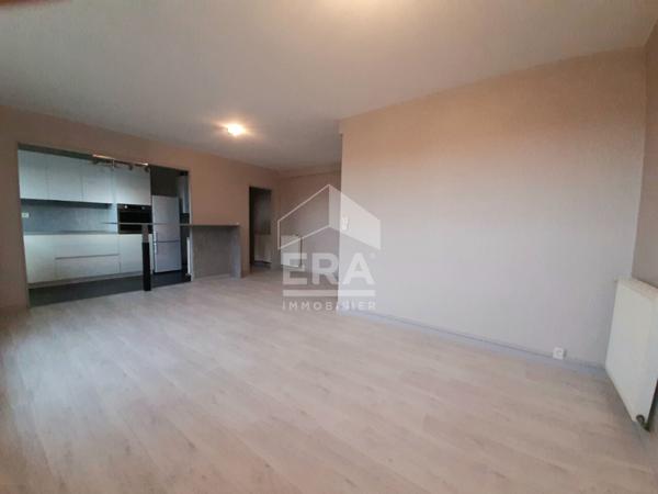 LOCATION MEUBLEE - PAU - T2 de 52 m² avec place de parking et balcon