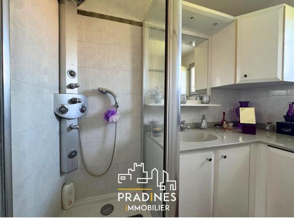 Maison de plain pied avec grand jardin - plateau de Montrond
