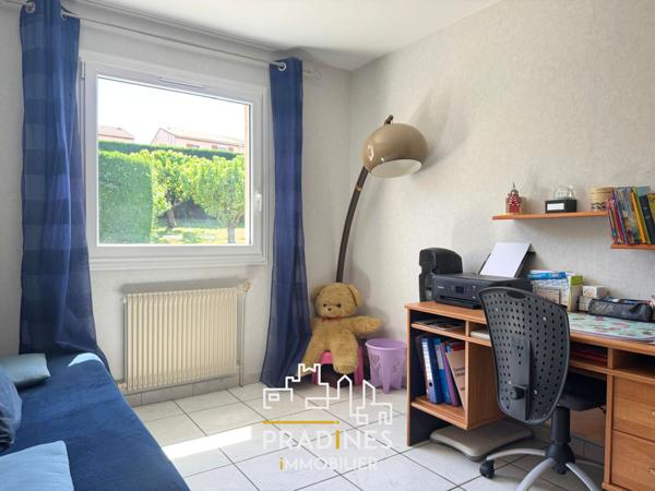 Maison de plain pied avec grand jardin - plateau de Montrond
