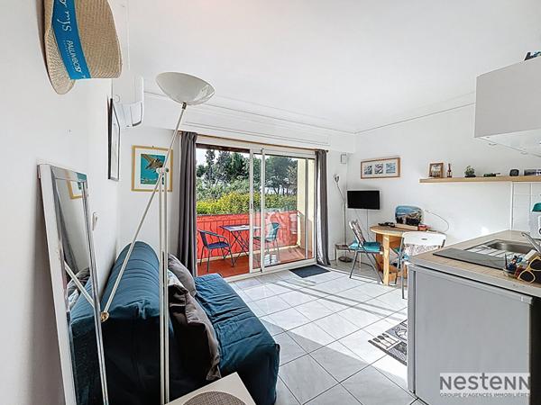 Charmant Appartement à Vendre à Antibes avec Vue Mer !