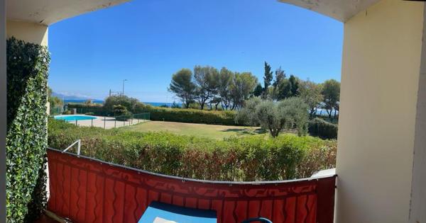 Charmant Appartement à Vendre à Antibes avec Vue Mer !