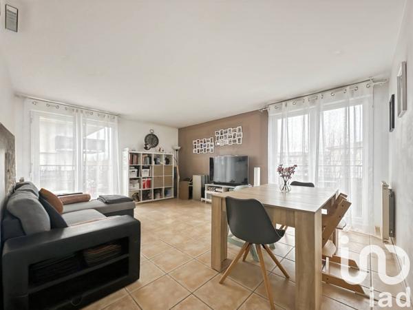 Appartement 4 pièces de 75 m² à Sainte-Geneviève-des-Bois (91700)