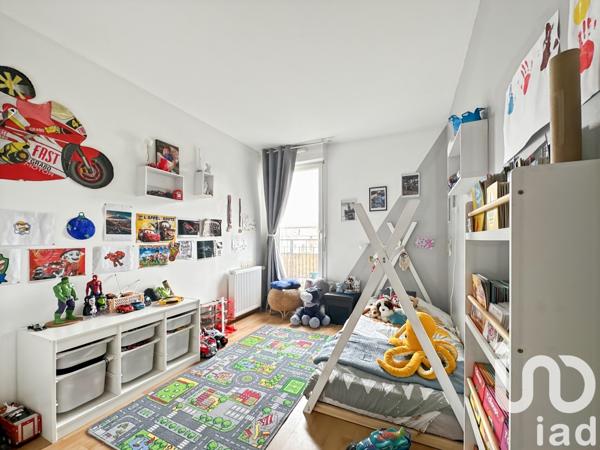 Appartement 4 pièces de 75 m² à Sainte-Geneviève-des-Bois (91700)