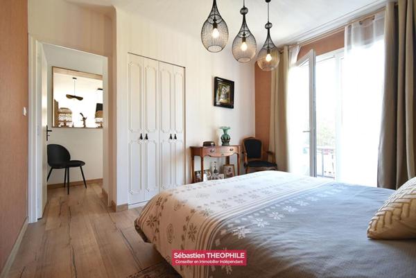 Centre-ville CHALLANS : Maison  6 pièce(s)  4 chambres 194 m2