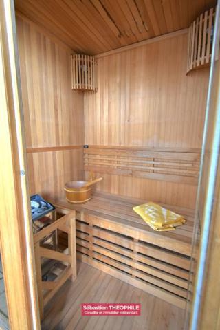 Centre-ville CHALLANS : Maison  6 pièce(s)  4 chambres 194 m2