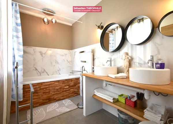 Centre-ville CHALLANS : Maison  6 pièce(s)  4 chambres 194 m2