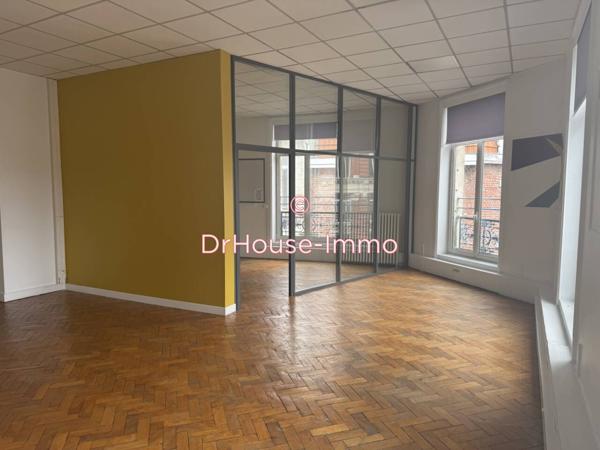 Bureau à louer 3 pièces de 130 m²