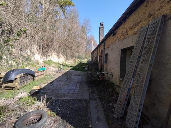 À vendre - Maison, 5 pièces située à Montval-sur-Loir (72500)