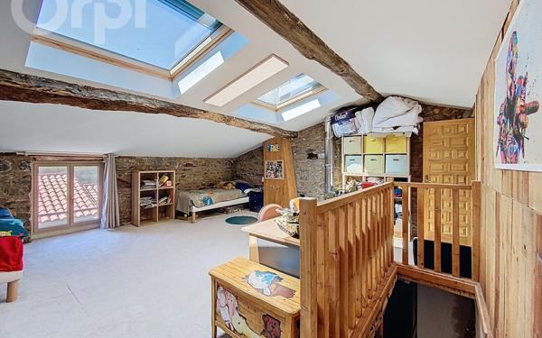 Maison à vendre    5 pièces •  Montauriol