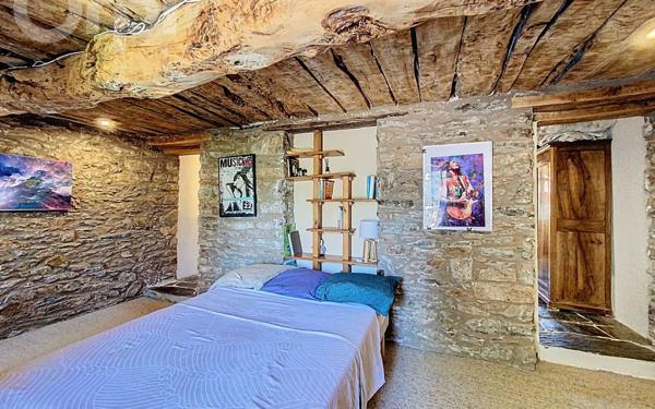 Maison à vendre    5 pièces •  Montauriol