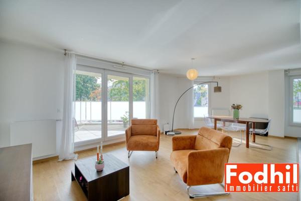 Appartement 3 pièces de 70 m²- 1er étage avec terrasse de 10 m²- Parking en sous-sol.