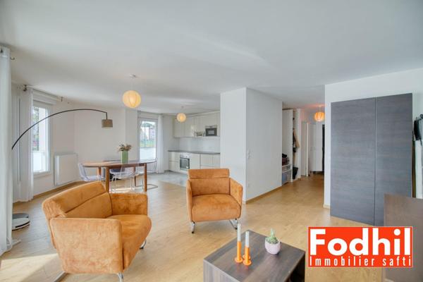 Appartement 3 pièces de 70 m²- 1er étage avec terrasse de 10 m²- Parking en sous-sol.