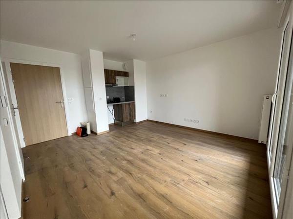 Appartement à louer 609 € CC VILLENAVE D ORNON 2 p 40 m² DPE A