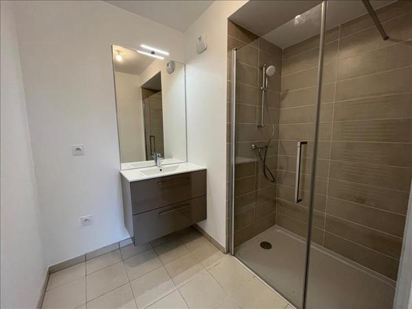 Appartement à louer 609 € CC VILLENAVE D ORNON 2 p 40 m² DPE A