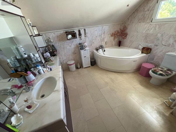 Maison à vendre à La-Montagne à la Réunion (97417), ref : 97405/115