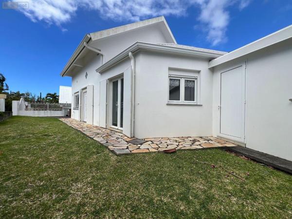 Maison à vendre à La-Montagne à la Réunion (97417), ref : 97405/115