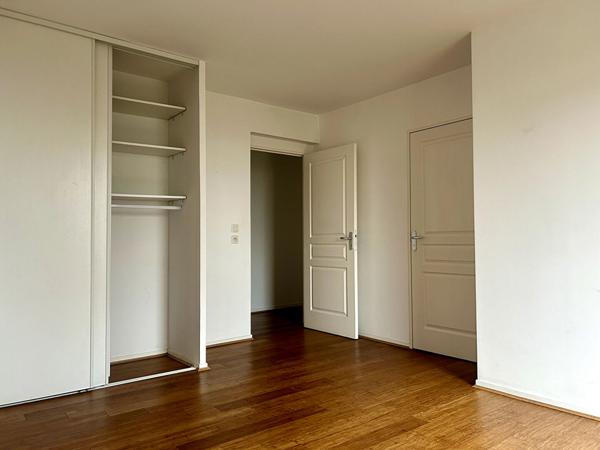 Superbe F4 de 94 m² + parking + 2 balcons Rouen droite