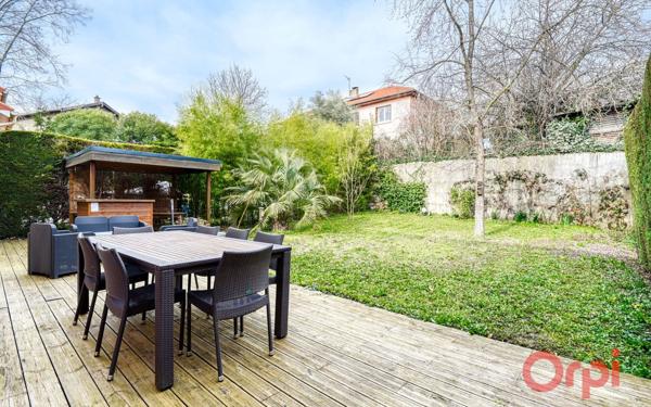 Maison à vendre    5 pièces • 122 m2 Saint-Genis-Laval