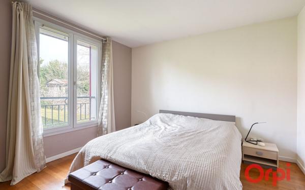 Maison à vendre    5 pièces • 122 m2 Saint-Genis-Laval