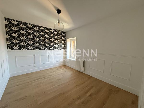 Maison à louer de 161 m2 - 5 chambres - un garage - une cour - à 10 minutes à pied du centre-ville