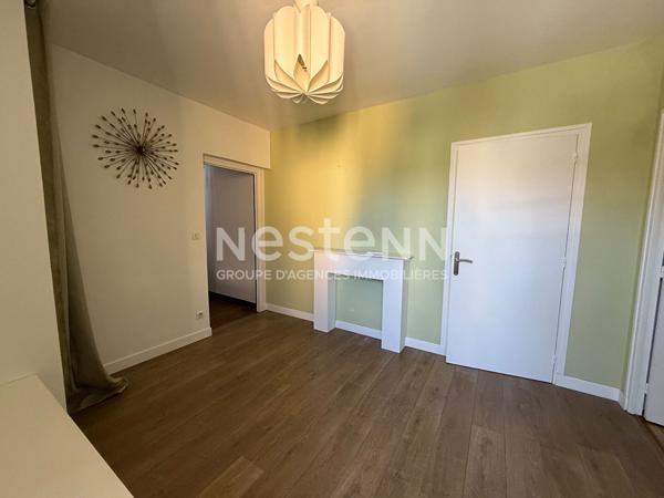 Maison à louer de 161 m2 - 5 chambres - un garage - une cour - à 10 minutes à pied du centre-ville