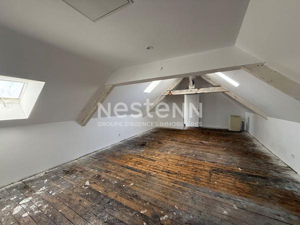 Maison à louer de 161 m2 - 5 chambres - un garage - une cour - à 10 minutes à pied du centre-ville