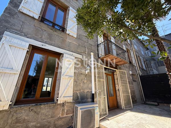 Maison à louer de 161 m2 - 5 chambres - un garage - une cour - à 10 minutes à pied du centre-ville