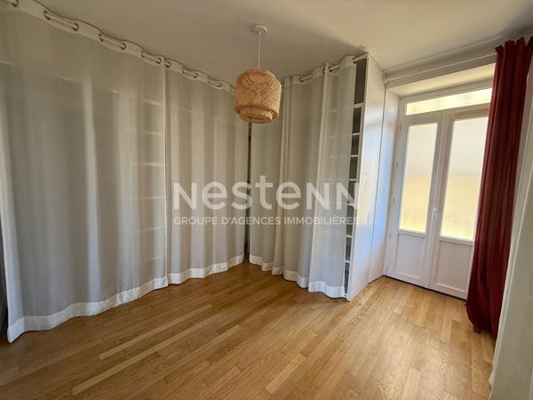 Maison à louer de 161 m2 - 5 chambres - un garage - une cour - à 10 minutes à pied du centre-ville