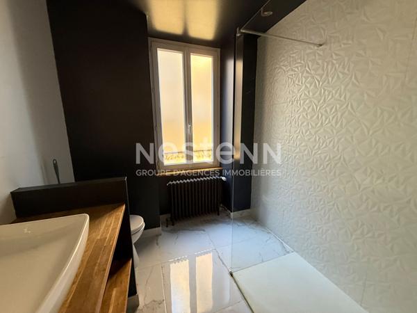 Maison à louer de 161 m2 - 5 chambres - un garage - une cour - à 10 minutes à pied du centre-ville