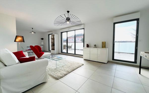 Appartement à vendre    4 pièces • 138 m2 Tassin-la-Demi-Lune