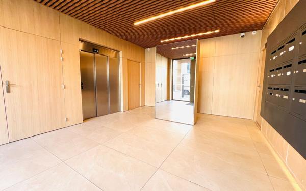 Appartement à vendre    4 pièces • 138 m2 Tassin-la-Demi-Lune