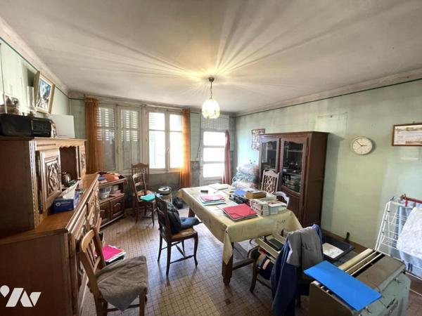 A VENDRE - REZE - Mairie - A RENOVER - Maison de plain-pied d'env 70.44m² sur 678m² de terrain
