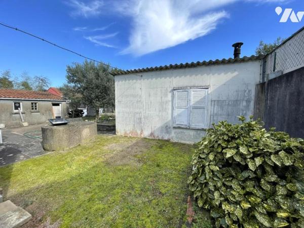 A VENDRE - REZE - Mairie - A RENOVER - Maison de plain-pied d'env 70.44m² sur 678m² de terrain