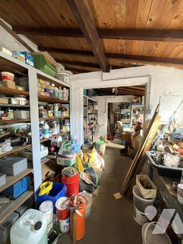 A VENDRE - REZE - Mairie - A RENOVER - Maison de plain-pied d'env 70.44m² sur 678m² de terrain