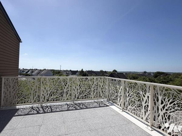 ST HERBLAIN BOURG - DERNIER ETAGE - 2 CHAMBRES - TERASSE - VUE DEGAGÉE