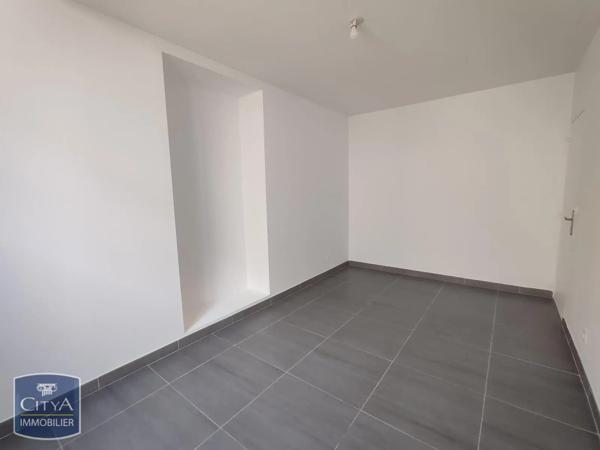 Appartement à louer 2 pièces 47.5m² Calvisson (30420)