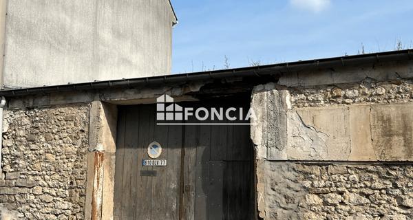 Location Local commercial 1 pièce 75 m² - Melun 77000