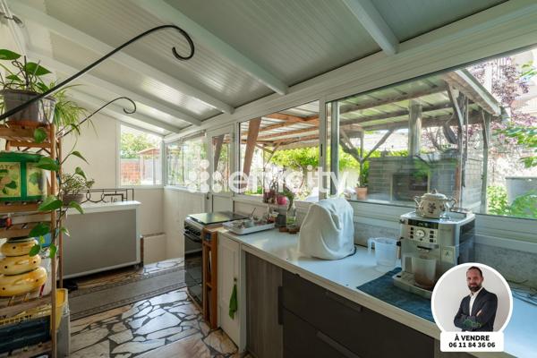 Maison
         6 pièces
        - 115 m² 397 000 € *