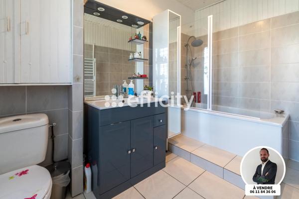 Maison
         6 pièces
        - 115 m² 397 000 € *