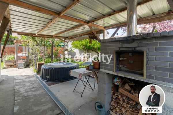 Maison
         6 pièces
        - 115 m² 397 000 € *