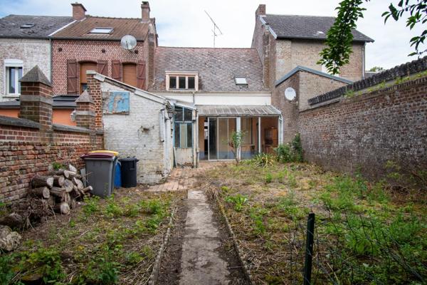 Maison mitoyenne à rénover entièrement